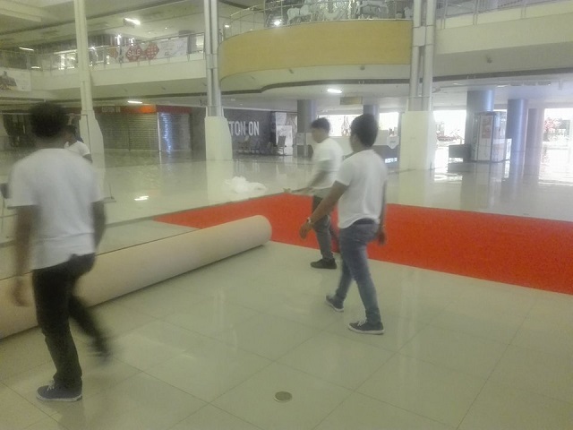 Red carpet mall installation