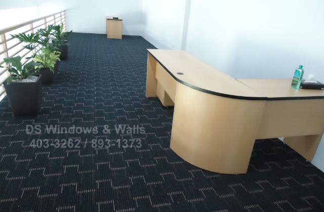 Elegant Blue Carpet Roll with Design Patterns for Modern Offices