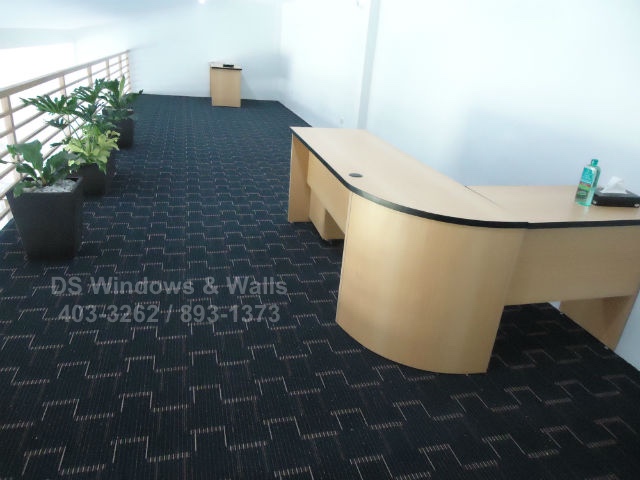 Elegant Blue Carpet Roll with Design Patterns for Modern Offices