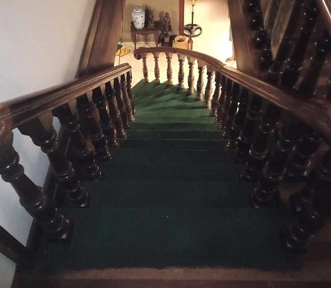 carpet runner stairs
